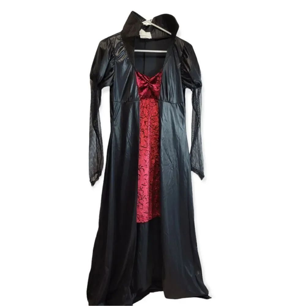 Mayhem Mansion Vampire costume M